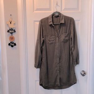 Army green button down dress, long sleeve, 2 pockets, 2 belt loops, collared